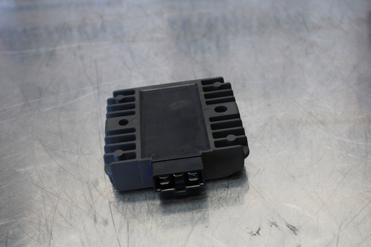 23 YAMAHA YZF R3 RECTIFIER VOLTAGE REGULATOR BB147