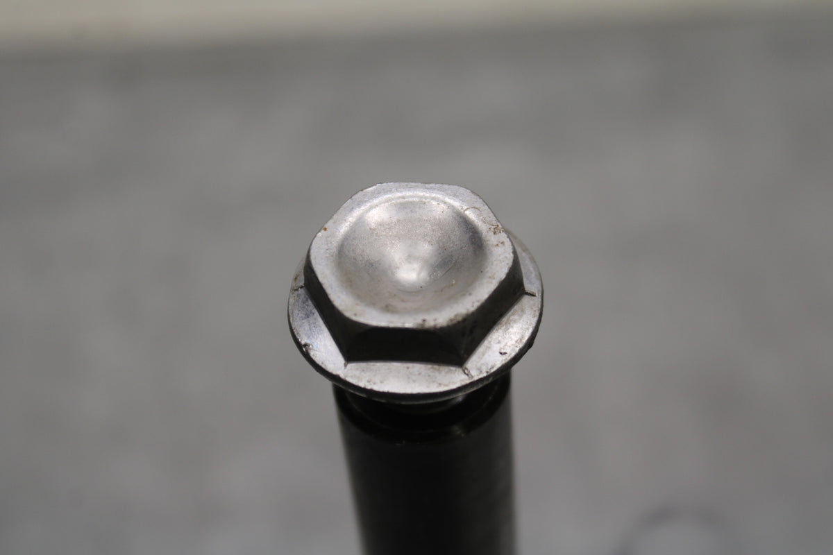 05 YAMAHA YZF R6  FRONT WHEEL RIM AXLE PIVOT BOLT BB132