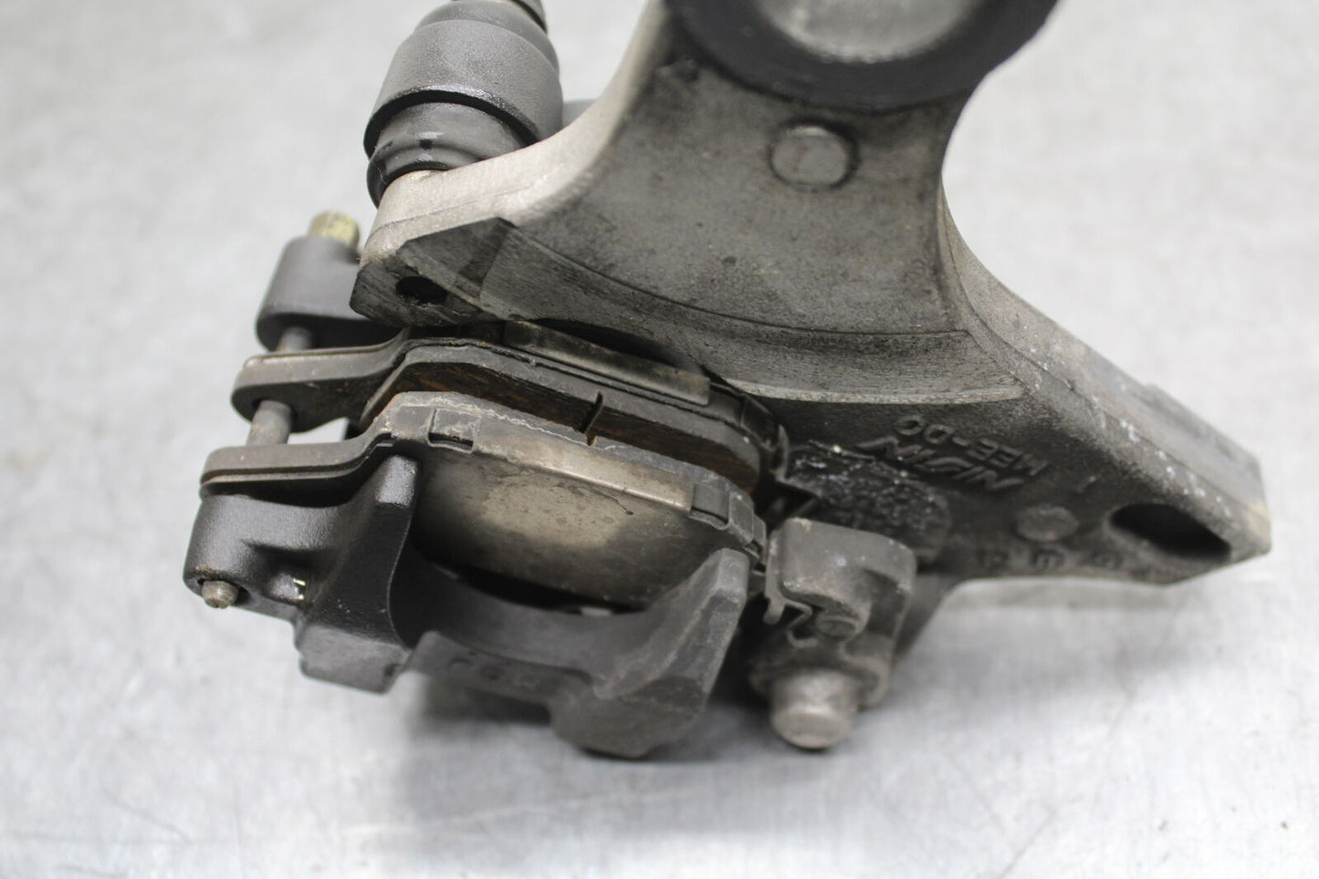 05-06 HONDA CBR600RR REAR BACK BRAKE CALIPER W MOUNT BRACKET BB727
