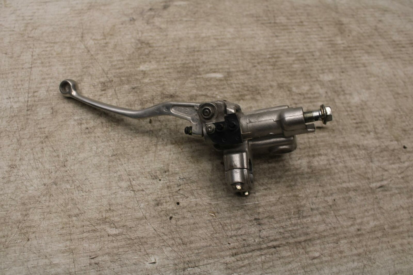 05-21 SUZUKI DRZ400SM FRONT BRAKE MASTER CYLINDER w/ LEVER BB376