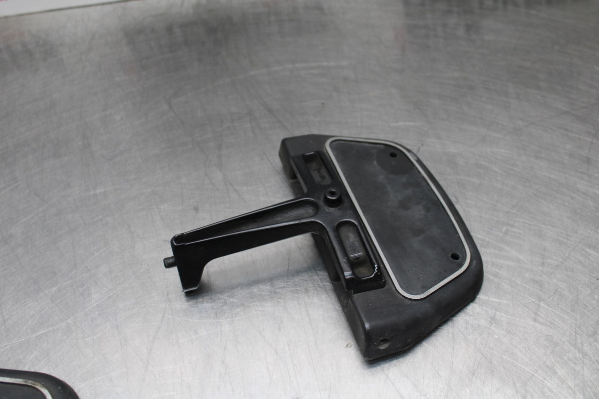 99-00 HARLEY-DAVIDSON ELECTRA GLIDE FLHT REAR PASSENGER FOOT STEP SET BB805
