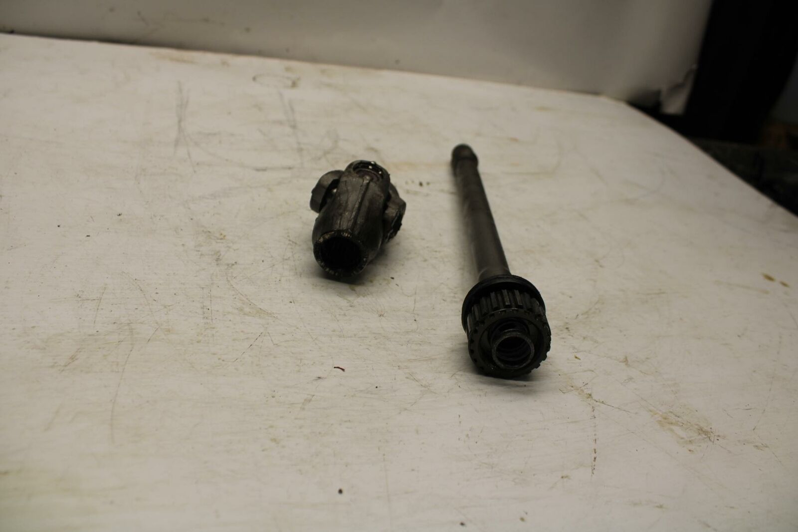 05-07 HONDA VTX1800F2 U UNIVERSAL JOINT GEAR & SHAFT BB351