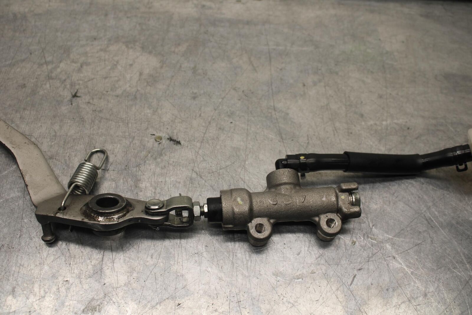 12-17 KAWASAKI ER-6N Z650 REAR BACK BRAKE MASTER CYLINDER W RESERVOIR BB607