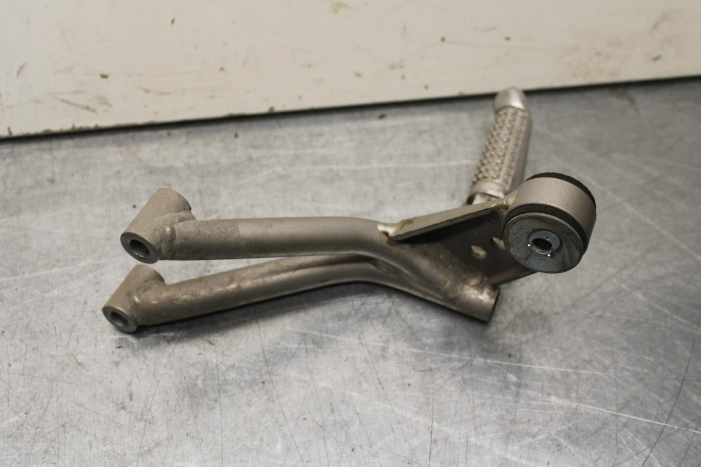 1995 Suzuki RF600R REAR FOOT RESTS PEGS STEPS SET PAIR BB615