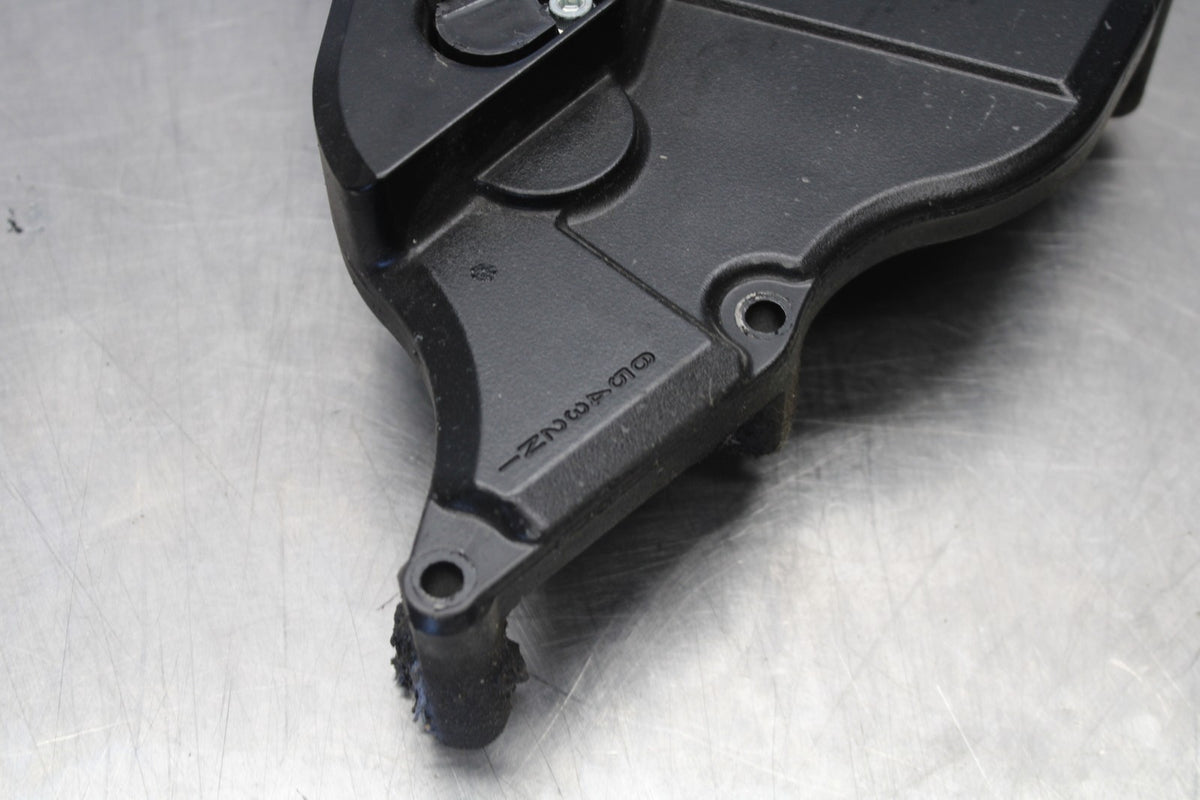 18 SUZUKI GSXR750 ENGINE SPROCKET COVER BB891