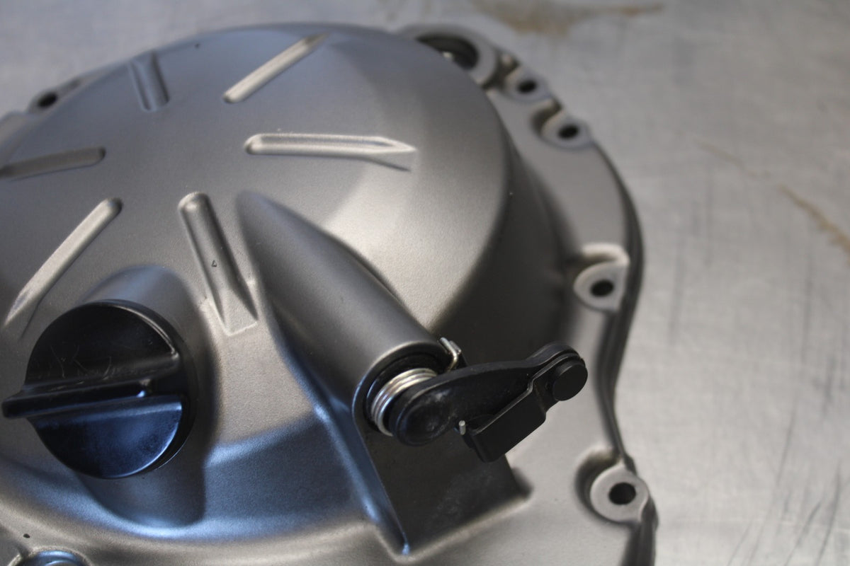 20-22 KAWASAKI NINJA ZX6R CLUTCH SIDE ENGINE MOTOR COVER BB884