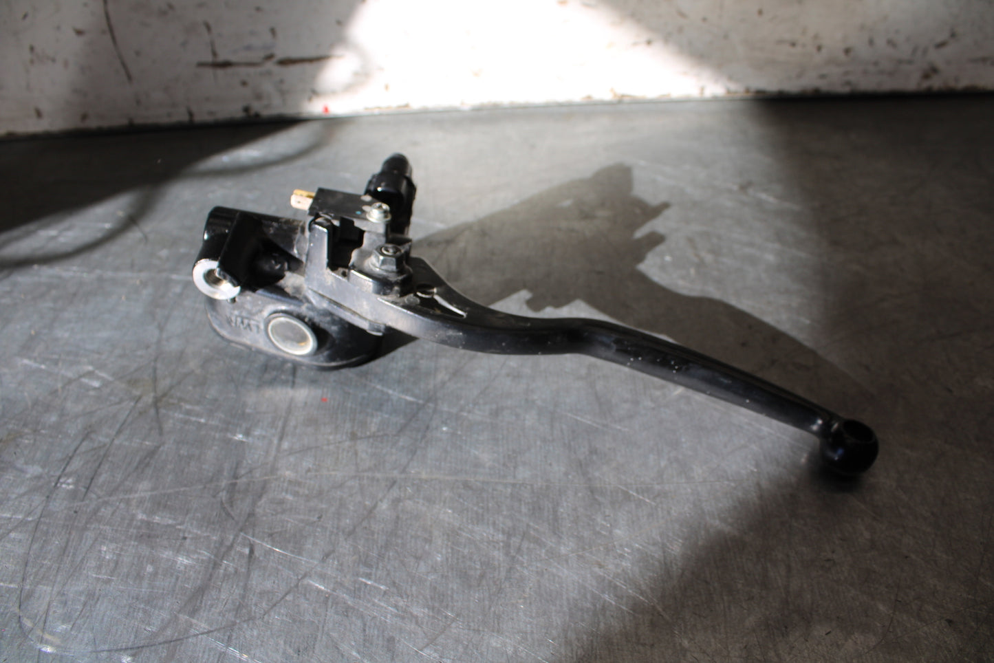 19-22 KAWASAKI Z400 FRONT BRAKE MASTER CYLINDER w/ LEVER BB708