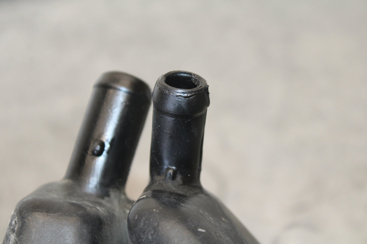06-07 DUCATI MONSTER 695 OIL BREATHER TANK BB674