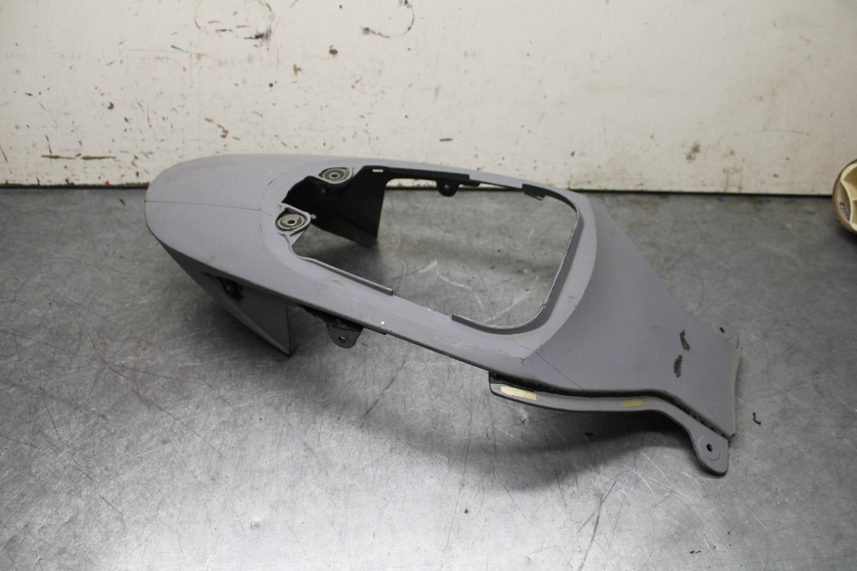 08-10 SUZUKI GSXR 600  CENTER REAR BACK TAIL FAIRING COWL BB101