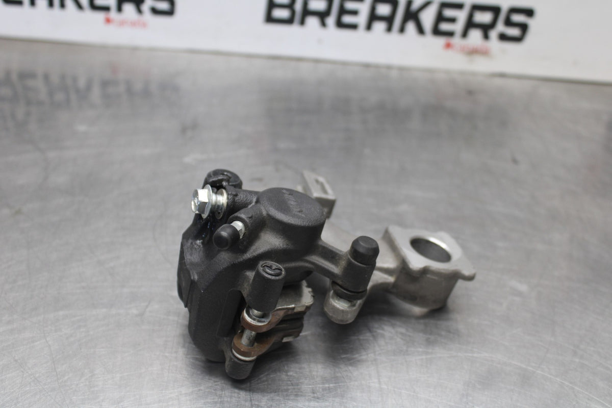 15-26 SUZUKI GSXR600 REAR BACK BRAKE CALIPER W MOUNT BRACKET BB888