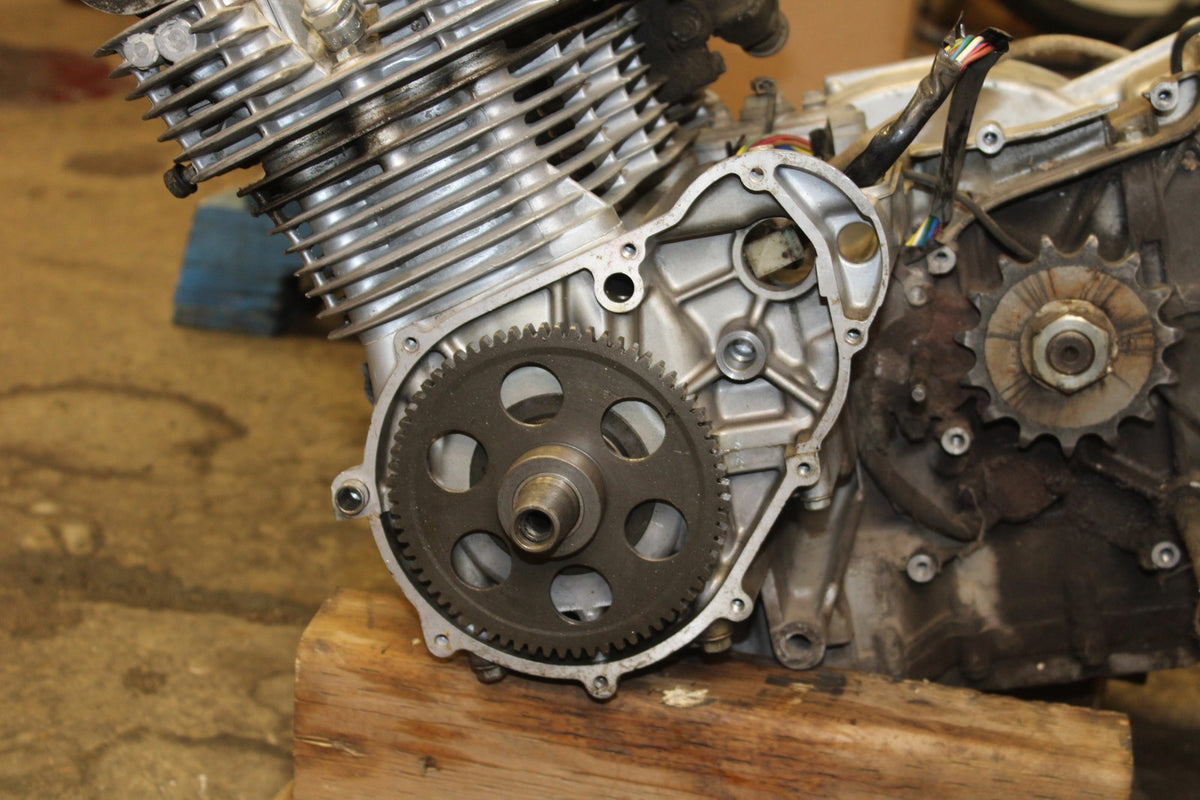 77 SUZUKI GS750 ENGINE MOTOR BB779