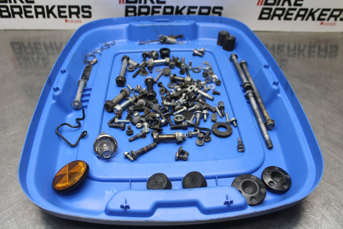 09 KAWASAKI NINJA 250R BOLTS HARDWARE MOTOR SCREWS BB824