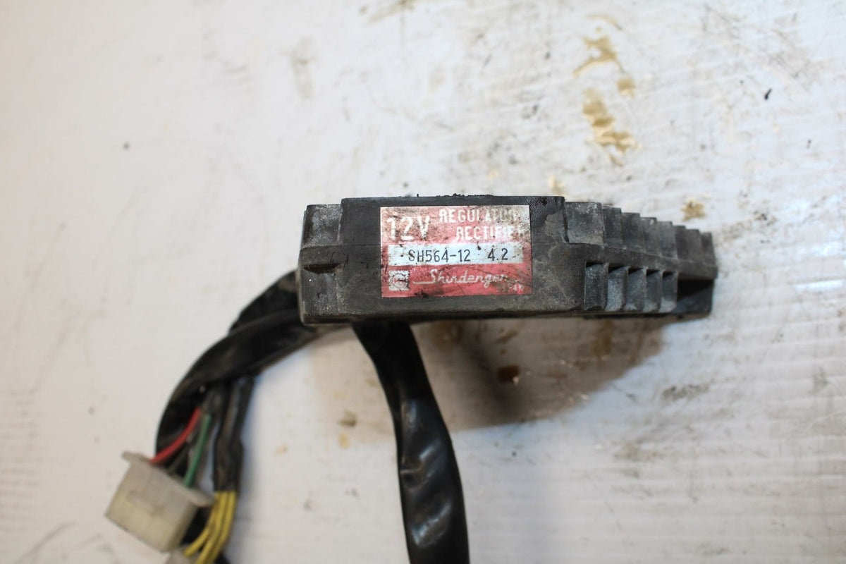 84-85 HONDA V30 MAGNA RECTIFIER VOLTAGE REGULATOR BB251