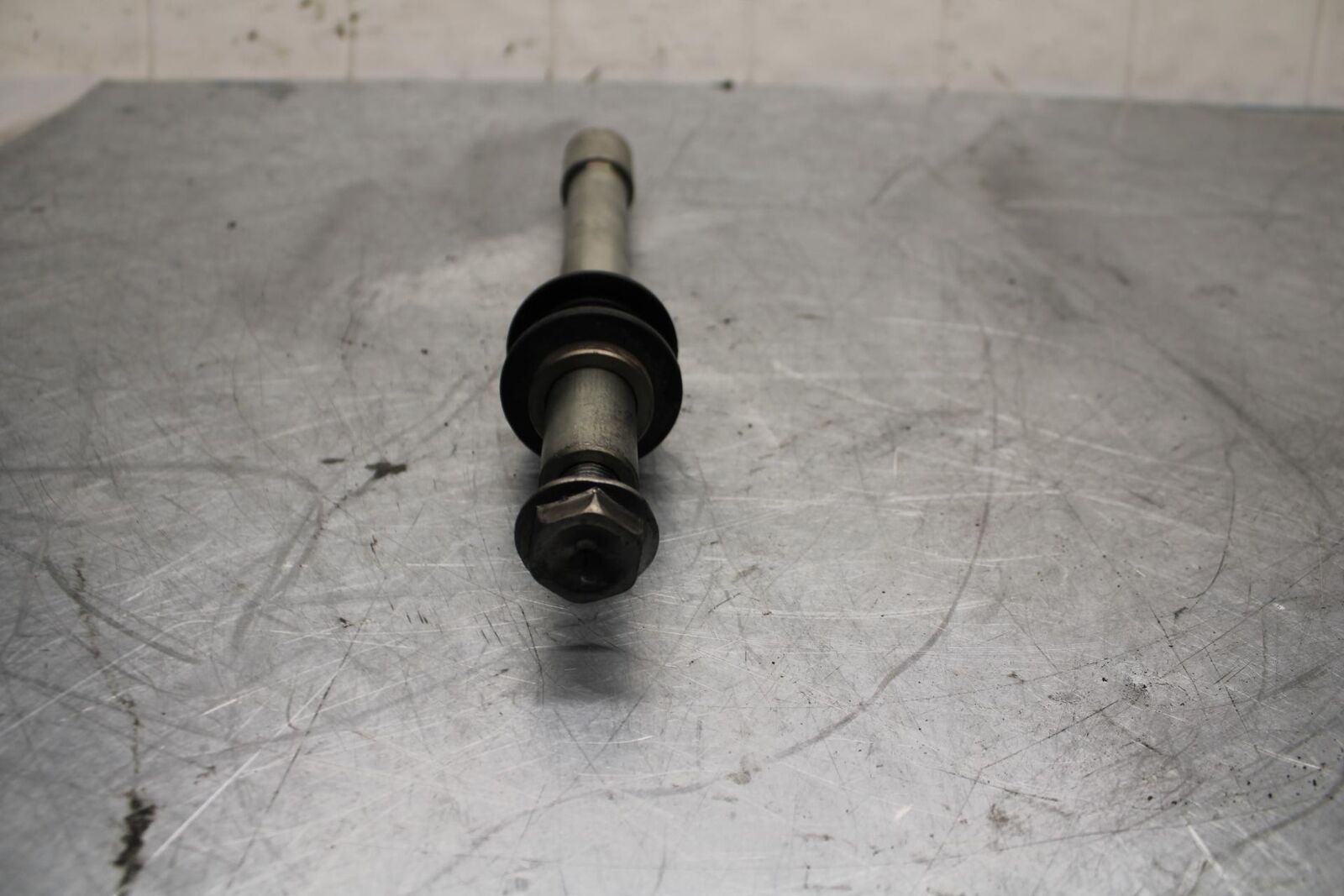 09-14 YAMAHA YZF R1 FRONT WHEEL RIM AXLE PIVOT BOLT  BB448