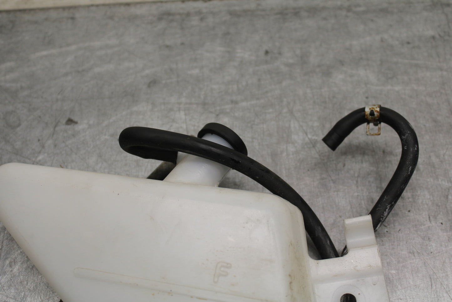 09 SUZUKI GSXR600 COOLANT WATER TANK RESERVOIR BOTTLE BB759