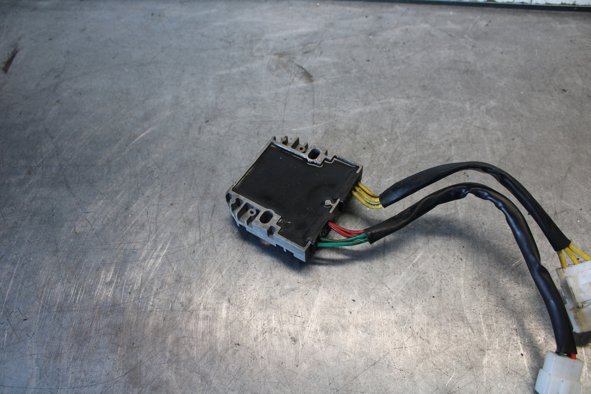 03-04 HONDA CBR600RR RECTIFIER VOLTAGE REGULATOR 31600-MEE-003 BB661