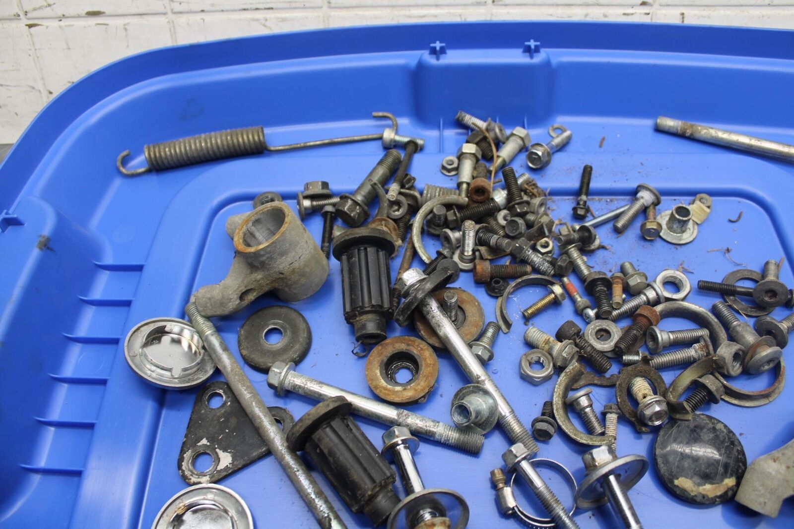1996 Kawasaki Ninja 600R ZX600C LEFTOVER MOUNTING BOLTS HARDWARE BB35