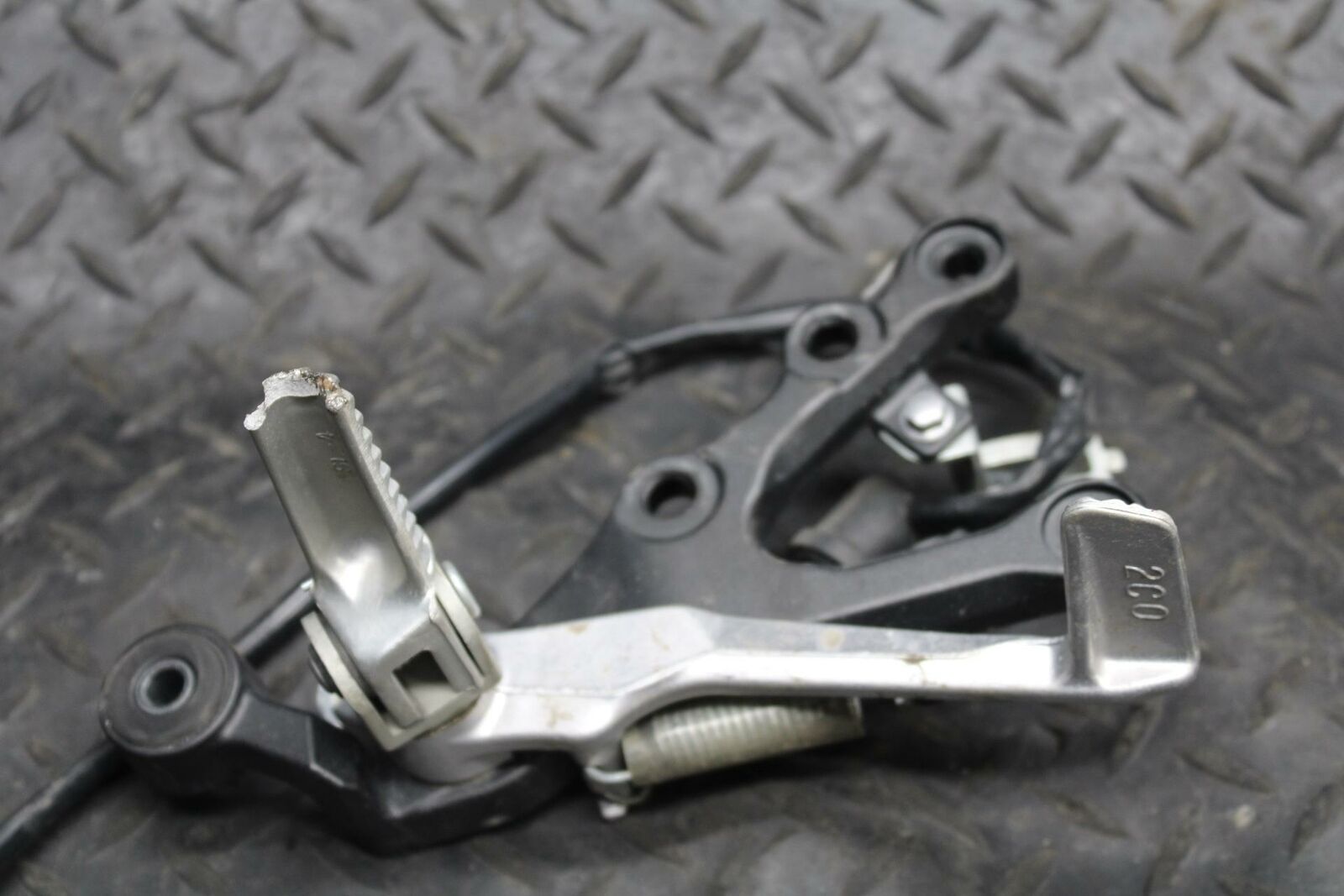 08-16 YAMAHA YZF R6 RIGHT REARSET REAR SET DRIVER FOOT PEG REST STOP BB209