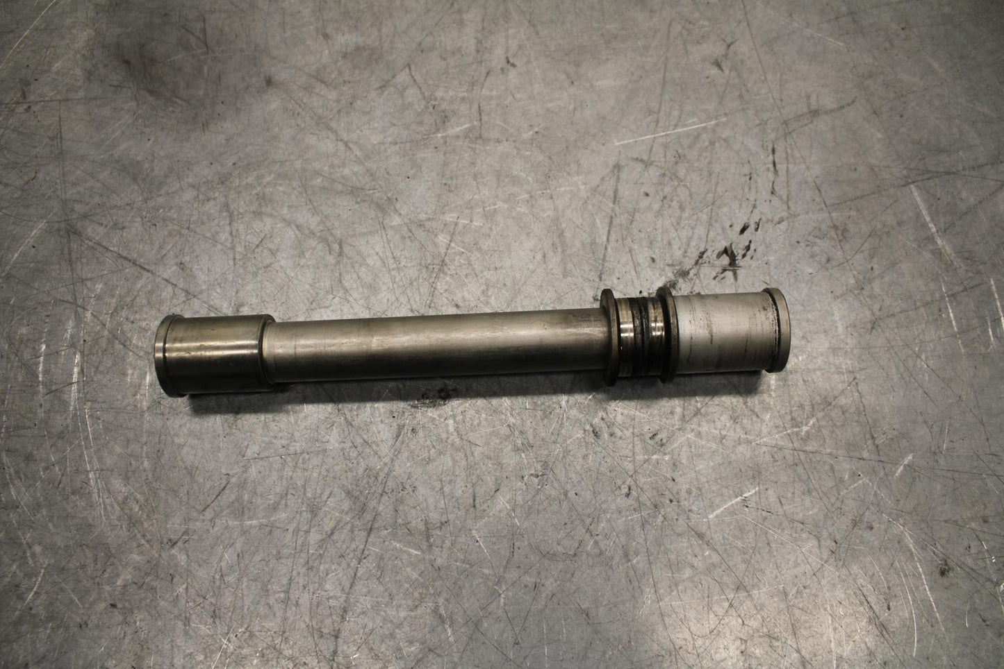 2009 Kawasaki Ninja ZX6R ZX600R FRONT WHEEL RIM AXLE PIVOT BOLT 41068-0034 BB548