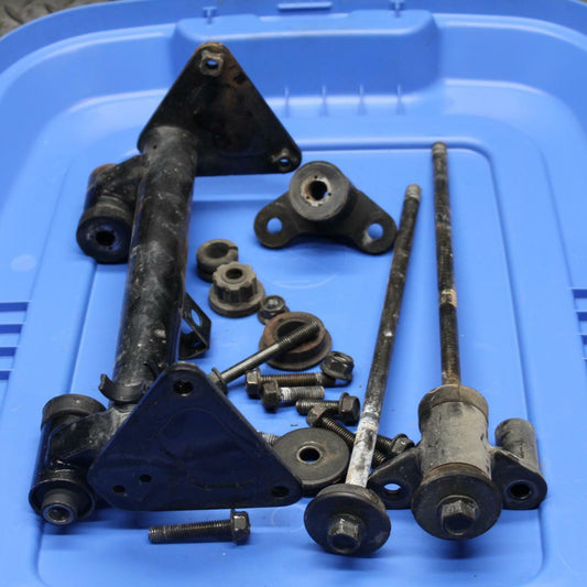 05-06 KAWASAKI VULCAN VN1500 CLASSIC ENGINE MOUNT MOTOR BRACKET HARDWARE BB220