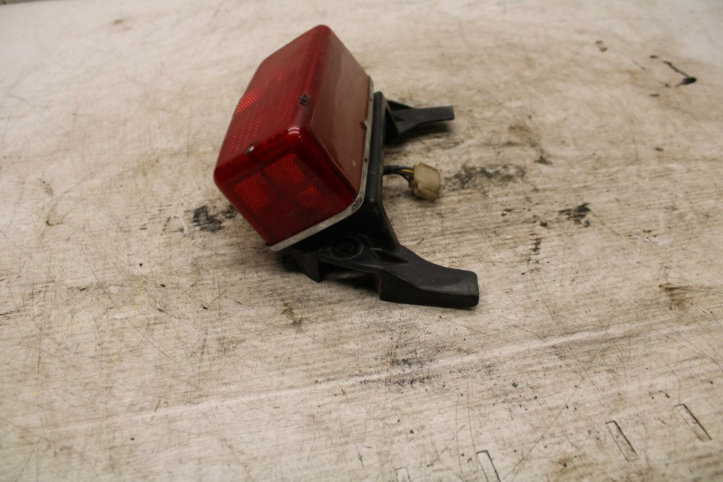80-81 YAMAHA XS1100 SPECIAL TAILLIGHT REAR TAIL BRAKE LIGHT BB377