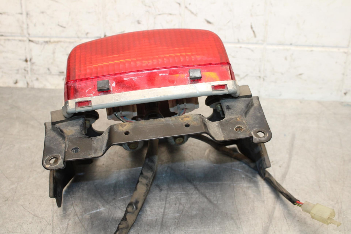 00-01 KAWASAKI ZZR600 REAR TAIL TAILLIGHT BACK BRAKE LIGHT BB568