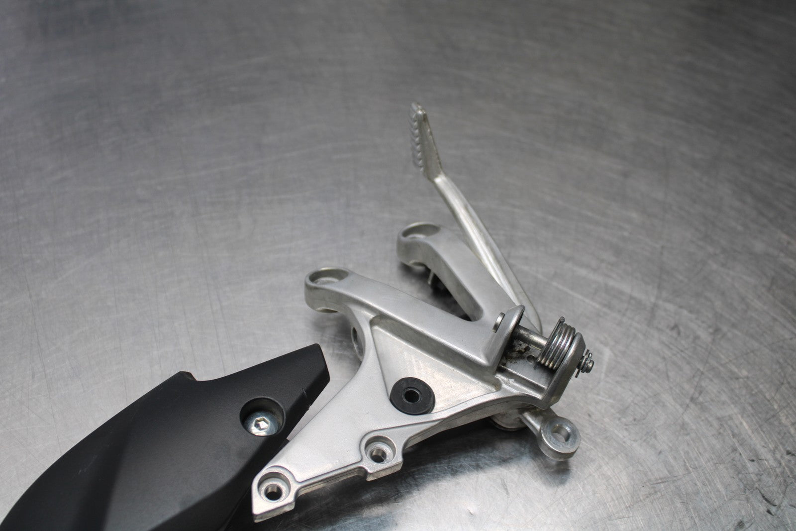 13-24 HONDA CBR600RR RIGHT REARSET REAR SET DRIVER FOOT PEG REST STOP BB772