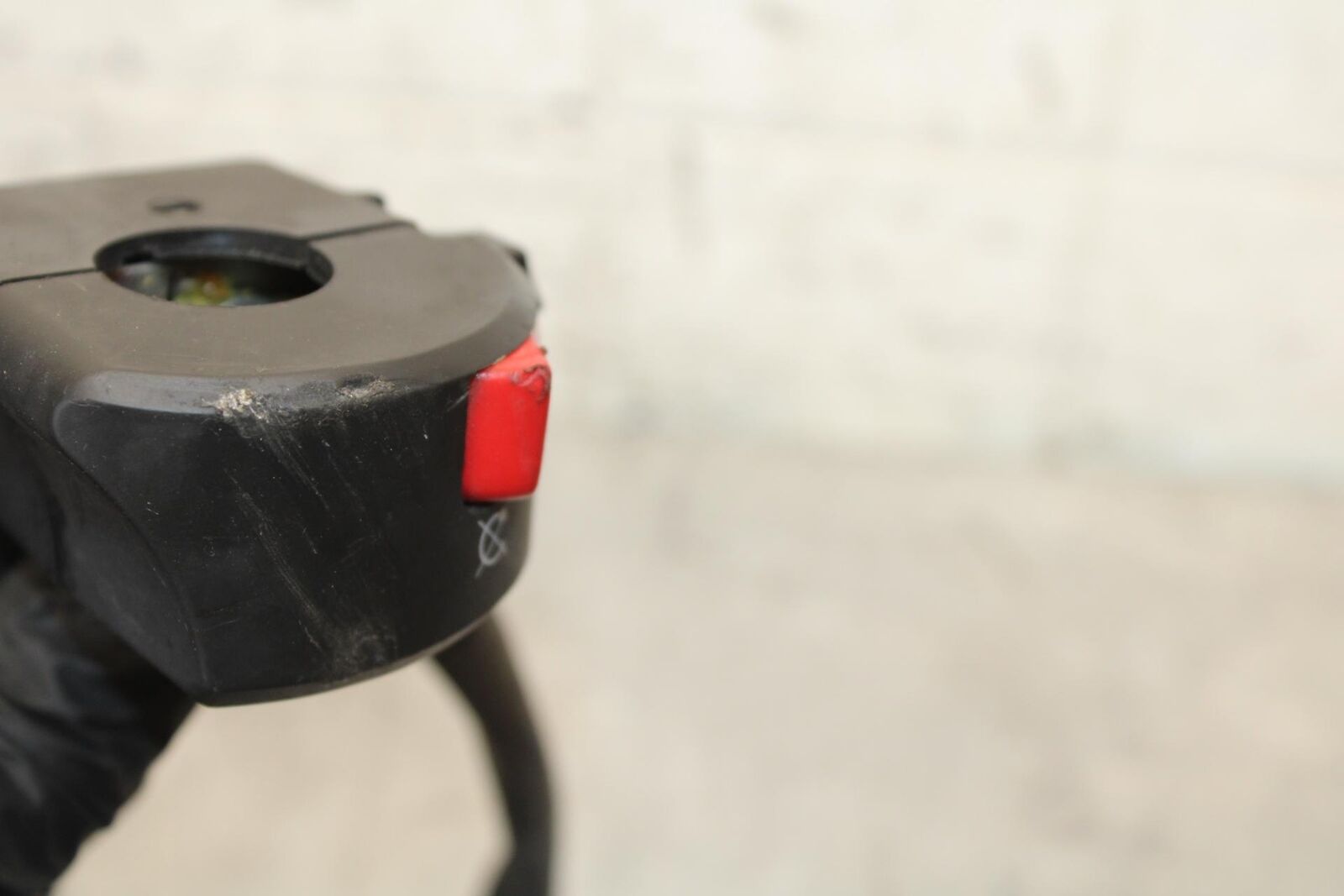 2011 Kawasaki Ninja ZX10R ZX1000K  RIGHT CLIP ON HANDLE KILL START SWITCH  BB555