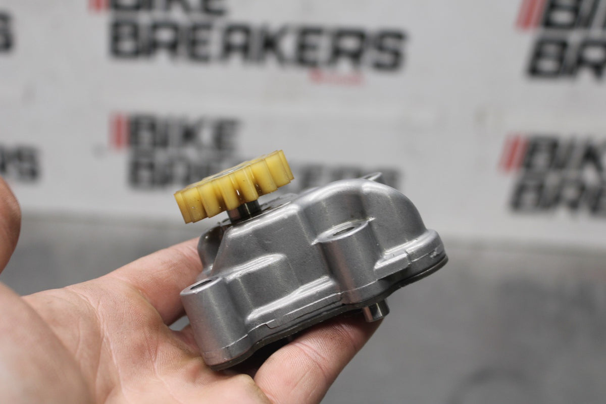 19-24 YAMAHA R3 ENGINE MOTOR OIL PUMP BB942