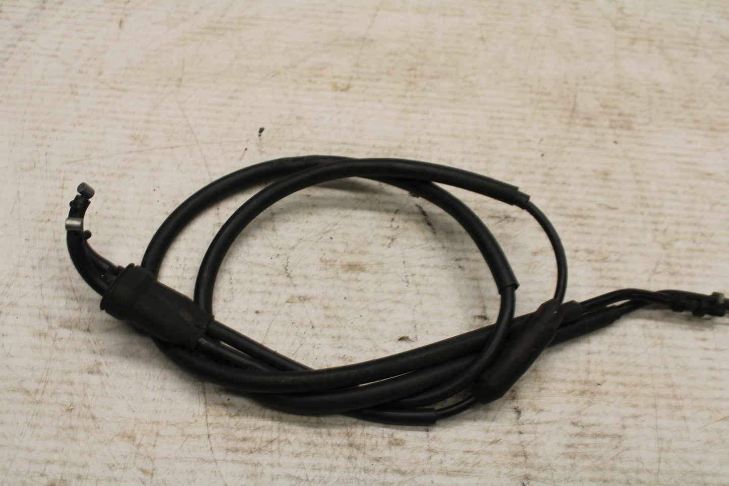 08-11 TRIUMPH SPEED TRIPLE THROTTLE CABLES LINES BB366