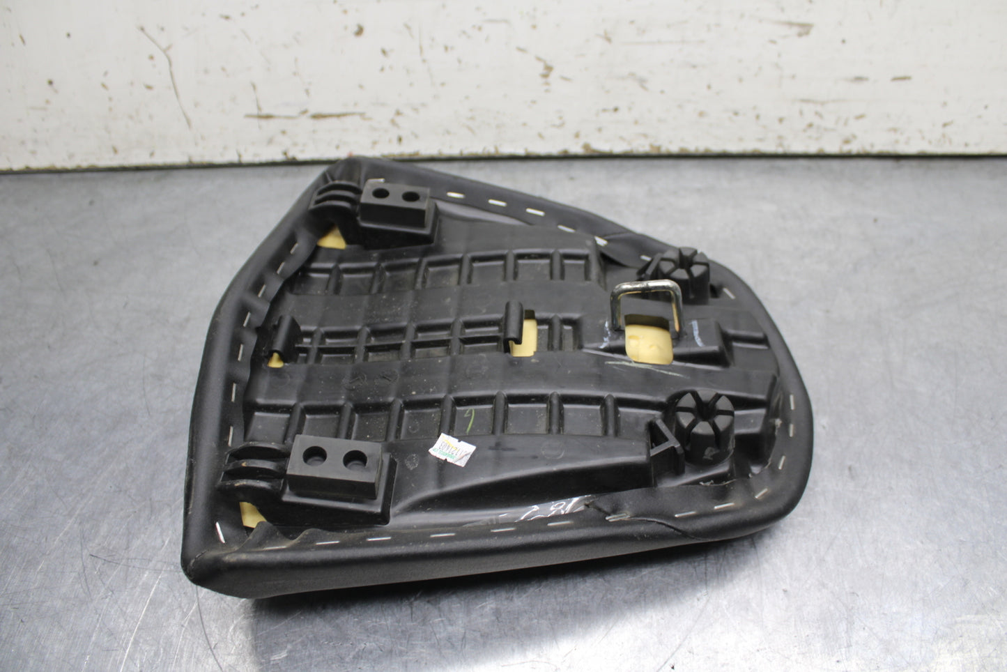 15-16 HONDA CB300F REAR BACK PASSENGER TANDEM SEAT PAD SADDLE PILLION BB740