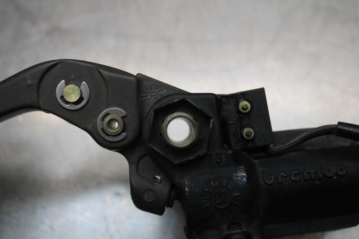 02 DUCATI MONSTER 620 FRONT BRAKE MASTER CYLINDER w/ LEVER BB851