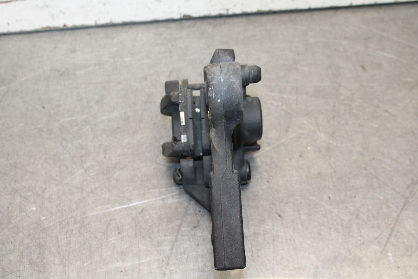 16 KAWASAKI NINJA ZX10R REAR BRAKE CALIPER W MOUNT BRACKET 43080-0097-DJ BB650