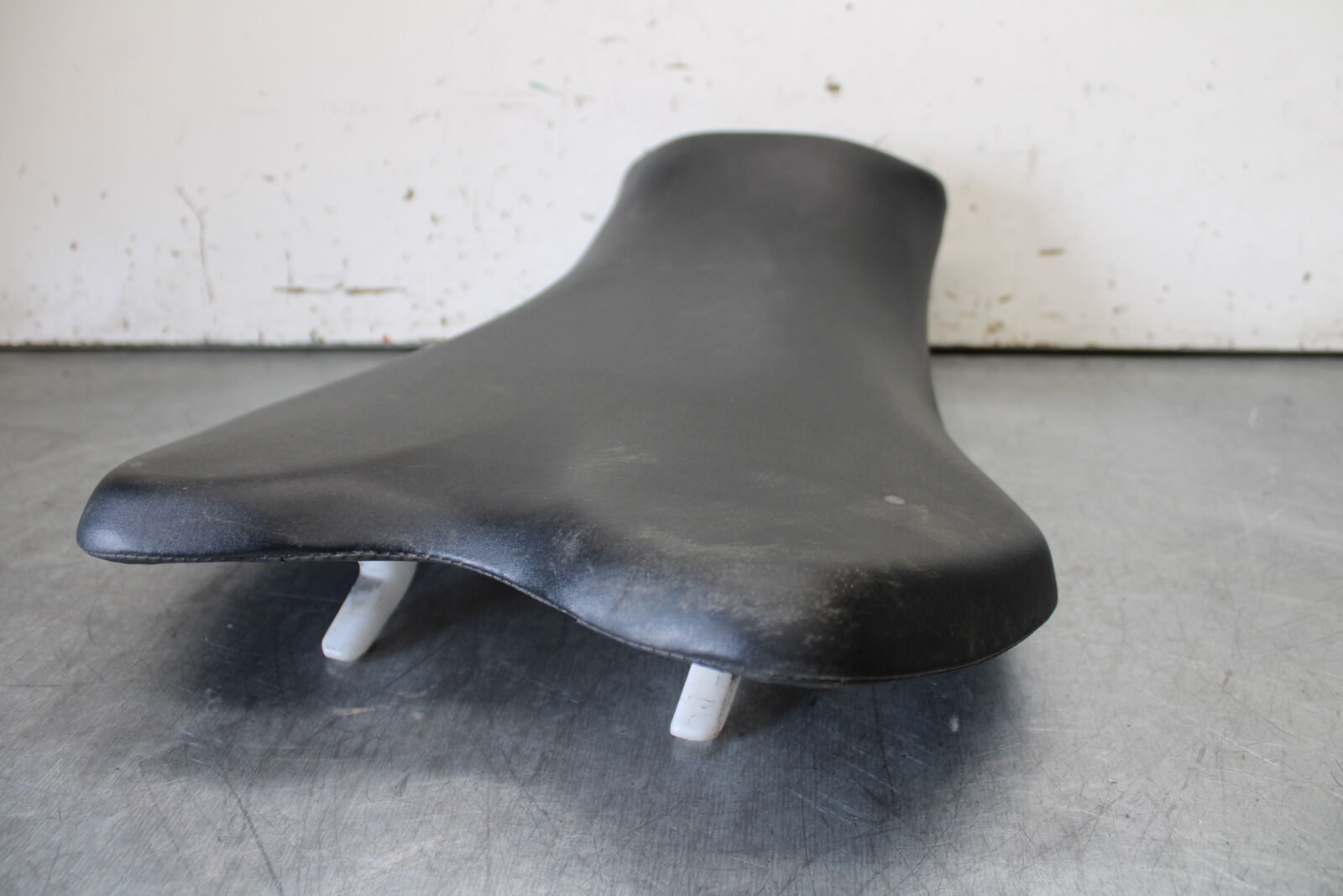 05-06 HONDA CBR600RR FRONT DRIVERS SEAT PAD SADDLE PILLION BB624