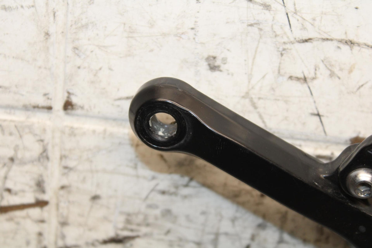 2007 Yamaha YZF R1 LEFT REARSET REAR SET DRIVER FOOT PEG REST STOP BB575
