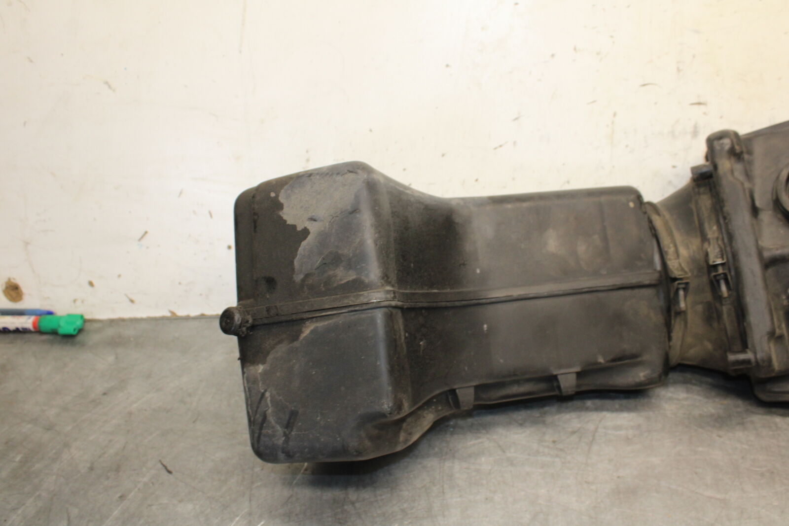 85-86 SUZUKI MADURA 1200 AIRBOX AIR INTAKE FILTER BOX  BB691