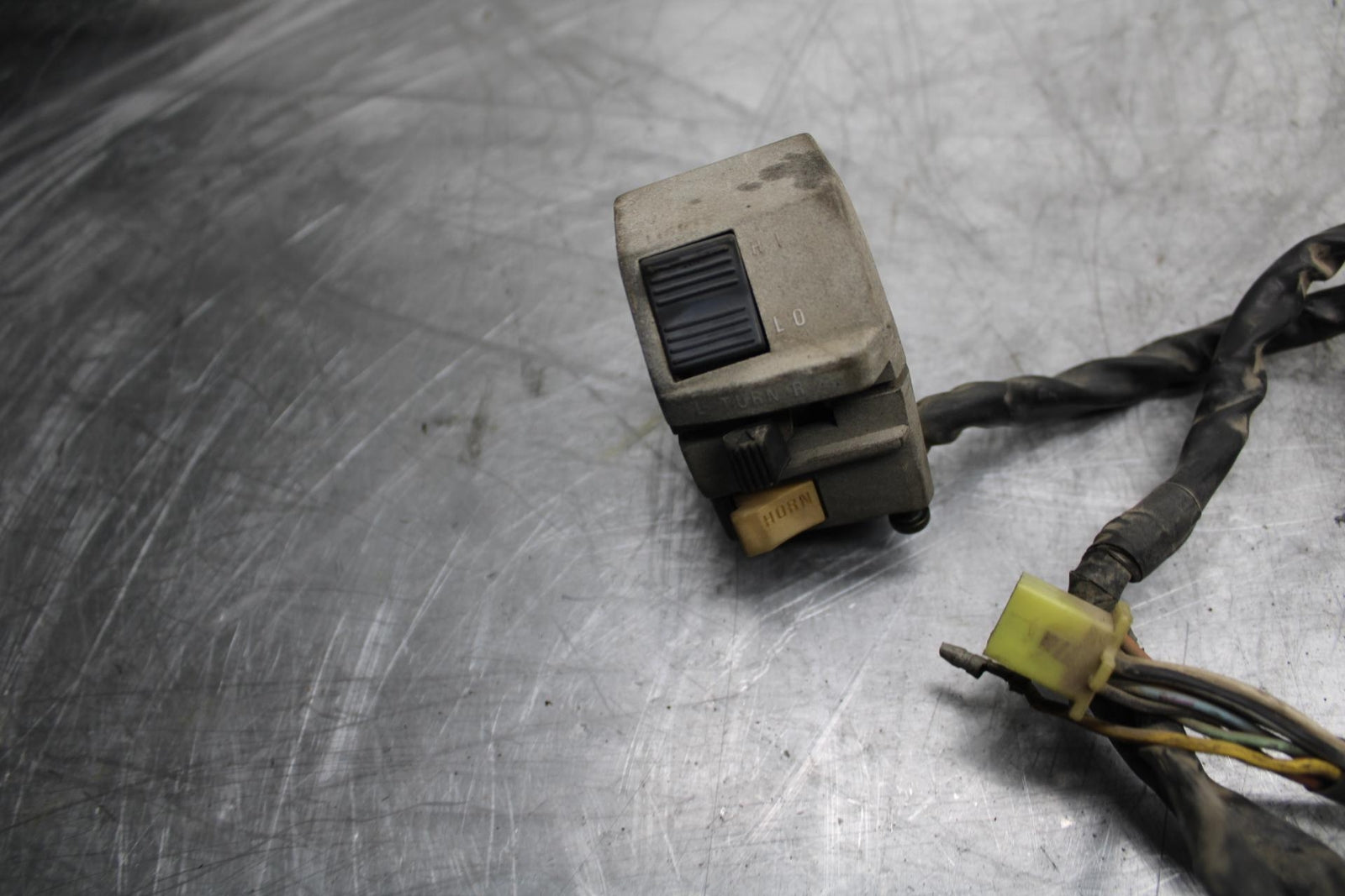 91-92 SUZUKI GSXR750 M  LEFT CLIP ON HANDLE HORN SIGNALS SWITCH SWITCHES BB493