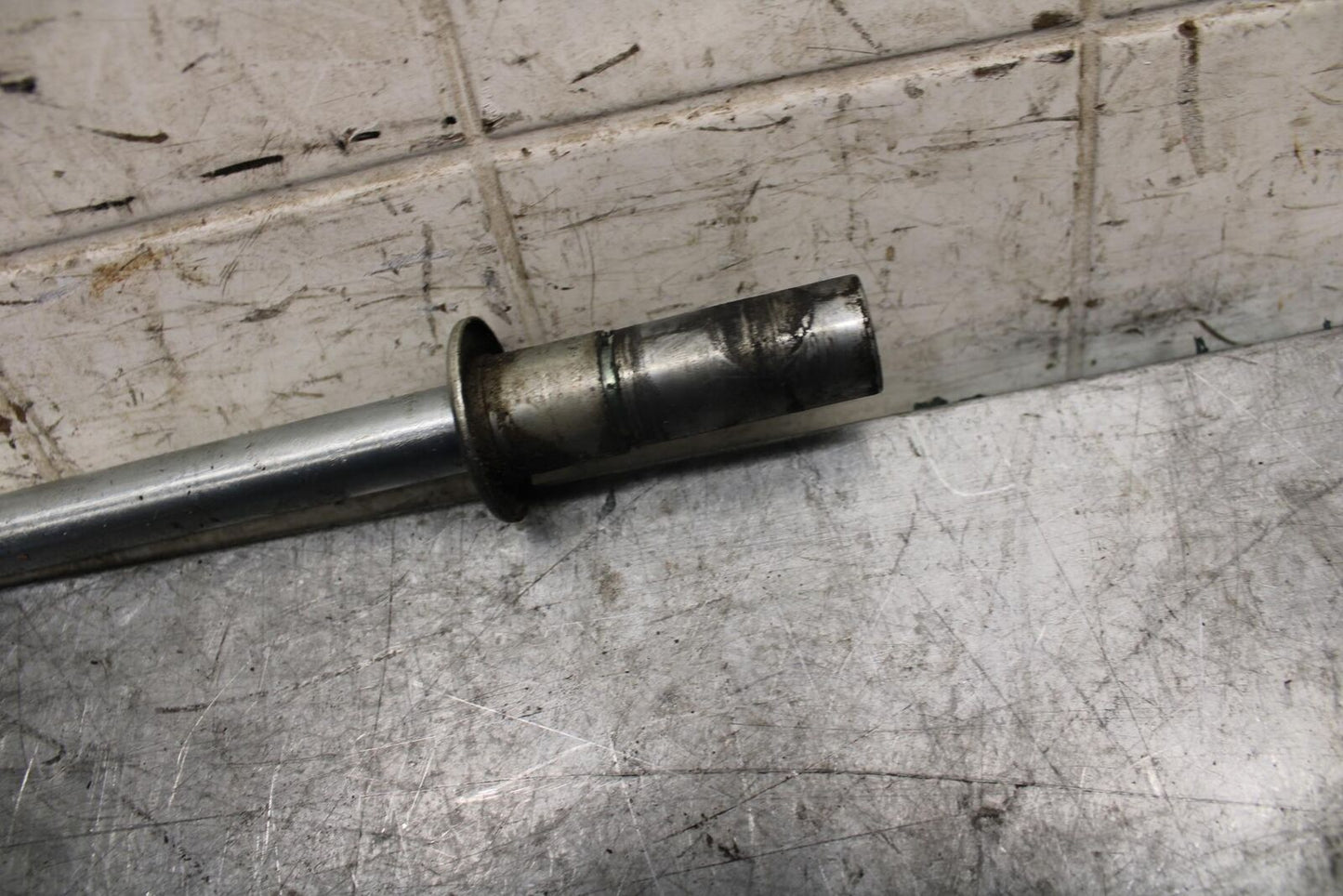 2007 Suzuki Boulevard M50 FRONT WHEEL RIM AXLE PIVOT BOLT 54711-48G00 BB537