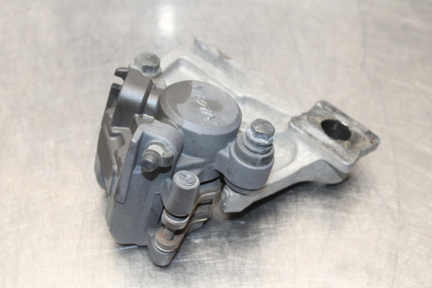 03 SUZUKI SV650S REAR BACK BRAKE CALIPER W MOUNT BRACKET BB167