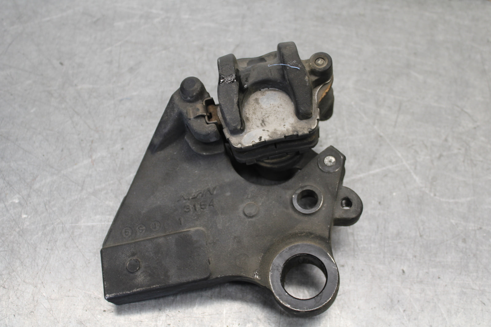 16 KAWASAKI NINJA ZX10R REAR BRAKE CALIPER W MOUNT BRACKET 43080-0097-DJ BB650