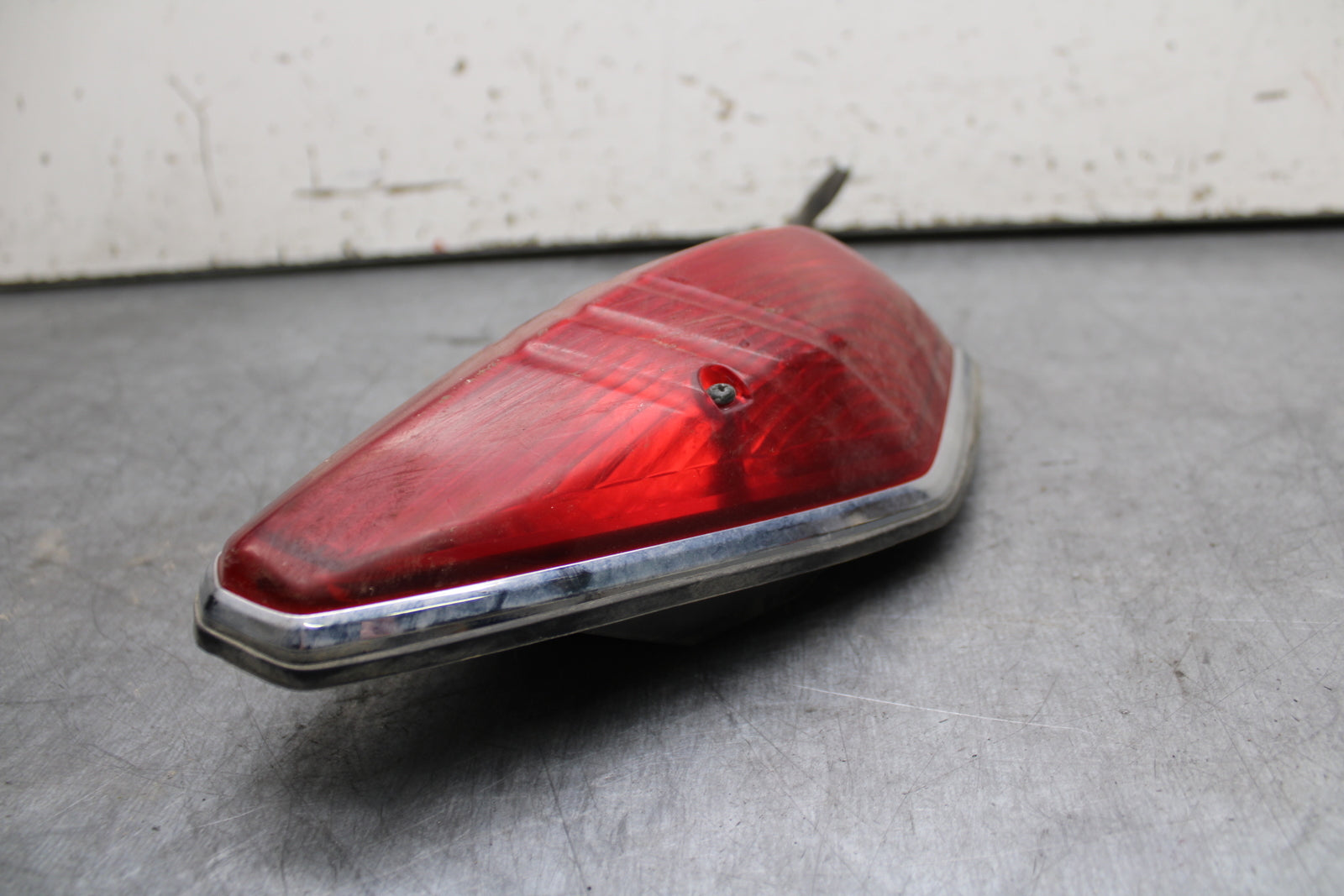 02-04 HONDA VTX1800S TAILLIGHT REAR TAIL BRAKE LIGHT BB712