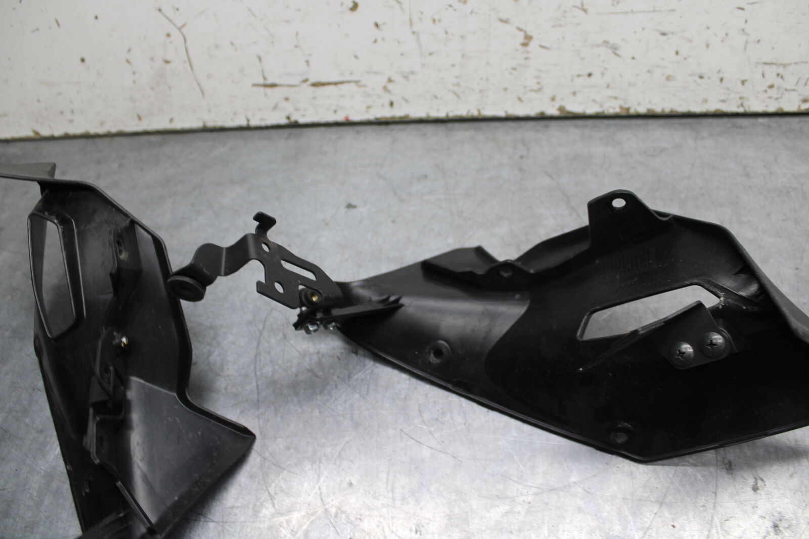 19-22 KAWASAKI Z400 RIGHT LEFT INNER FAIRINGS COWLS PANELS TRIMS BB738