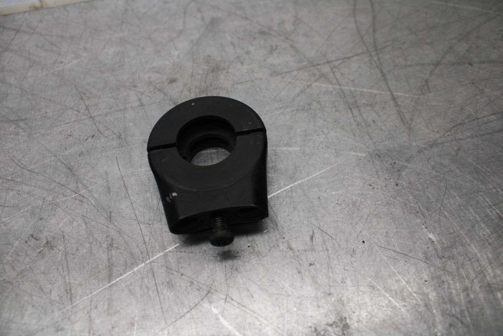 07-08 KAWASAKI CONCOURS 1400 ABS THROTTLE CABLE LINE HOUSING GUIDE BB449