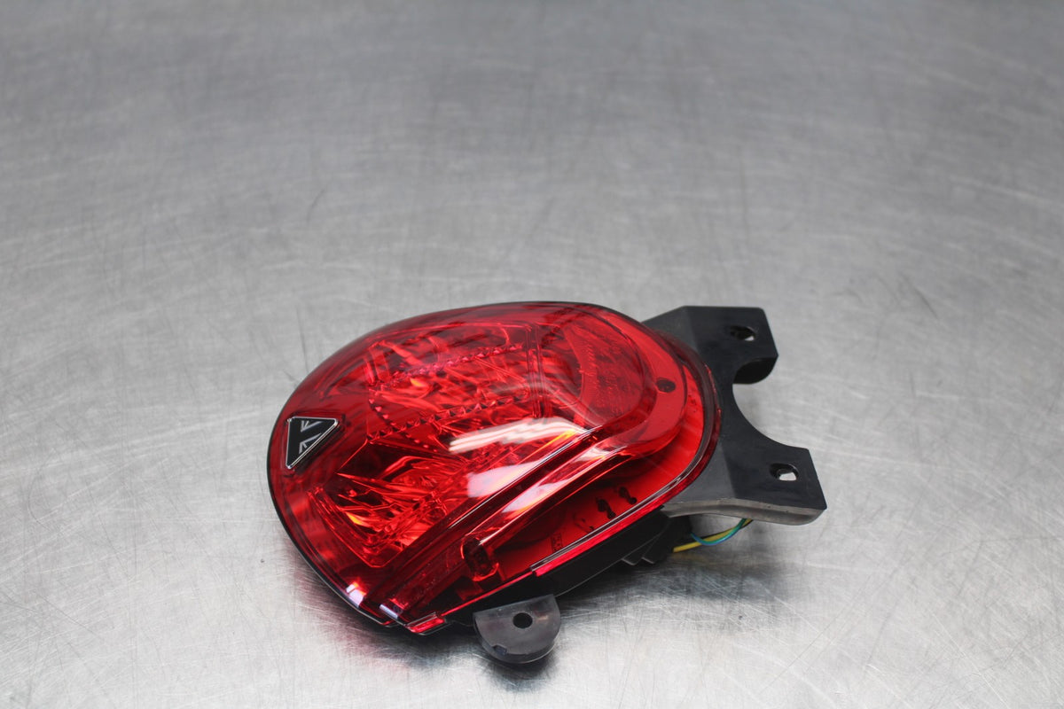 24-26 TRIUMPH DAYTONA 660 REAR TAIL TAILLIGHT BACK BRAKE LIGHT BB01