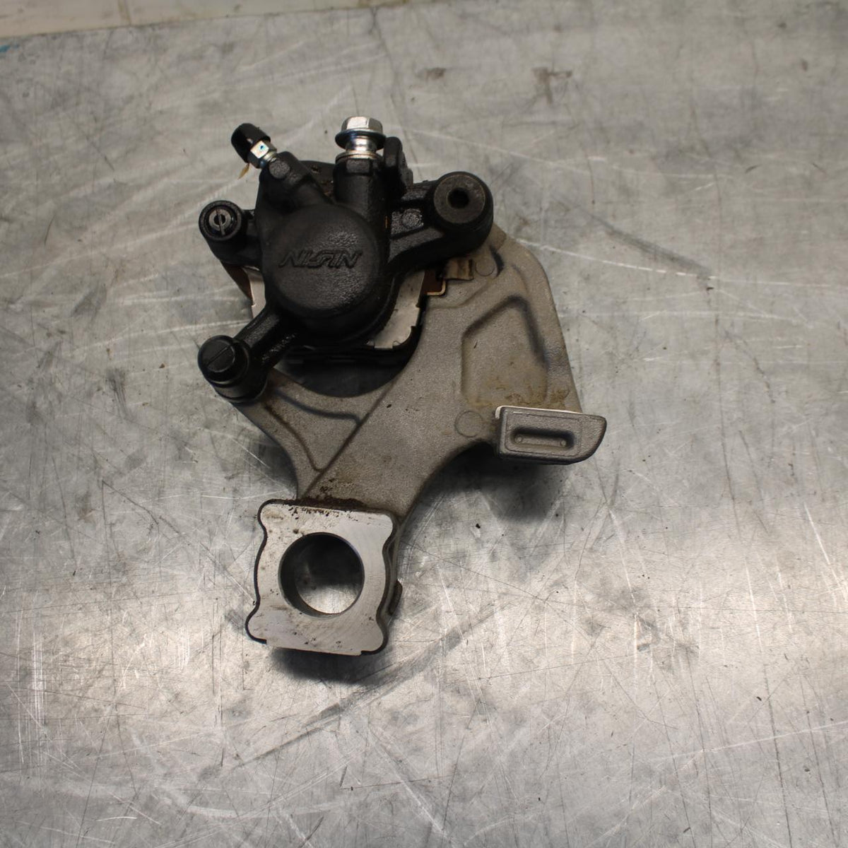 15-21 SUZUKI GSXR600 REAR BACK BRAKE CALIPER W MOUNT BRACKET BB463