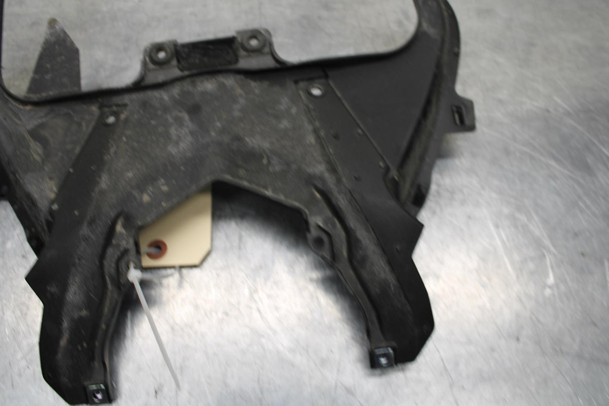 23 KAWASAKI NINJA ZX6R 636 CENTER REAR BACK TAIL FAIRING COVER TRIM COWL BB609