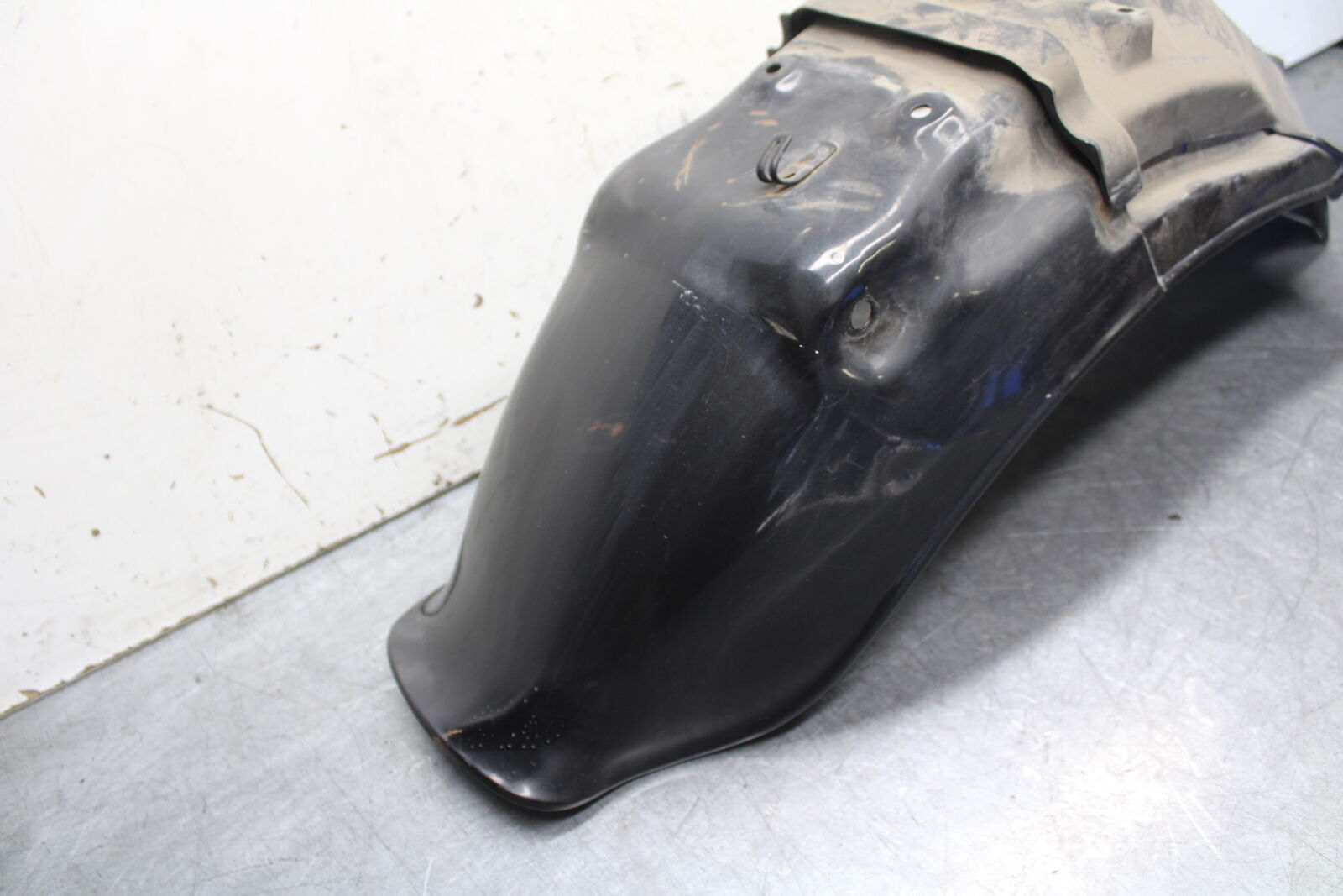 85-86 SUZUKI MADURA 1200 REAR BACK WHEEL FENDER MUD GUARD  BB691