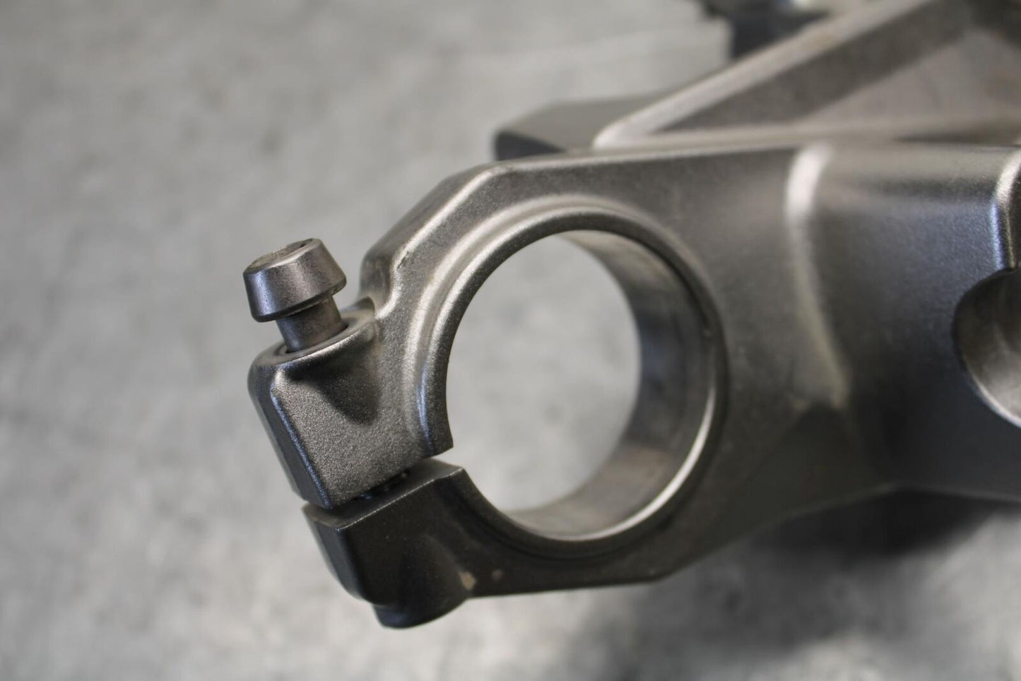 2006 Kawasaki Ninja 650R  FORKS UPPER TRIPLE TREE CLAMP 44039-0033-793 BB446