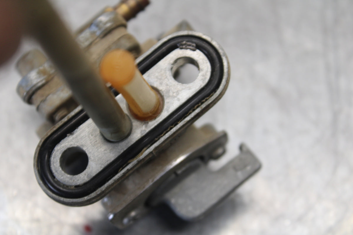08-18 KAWASAKI KLR650 FUEL GAS TANK PETCOCK SHUT ON OFF VALVE BB707