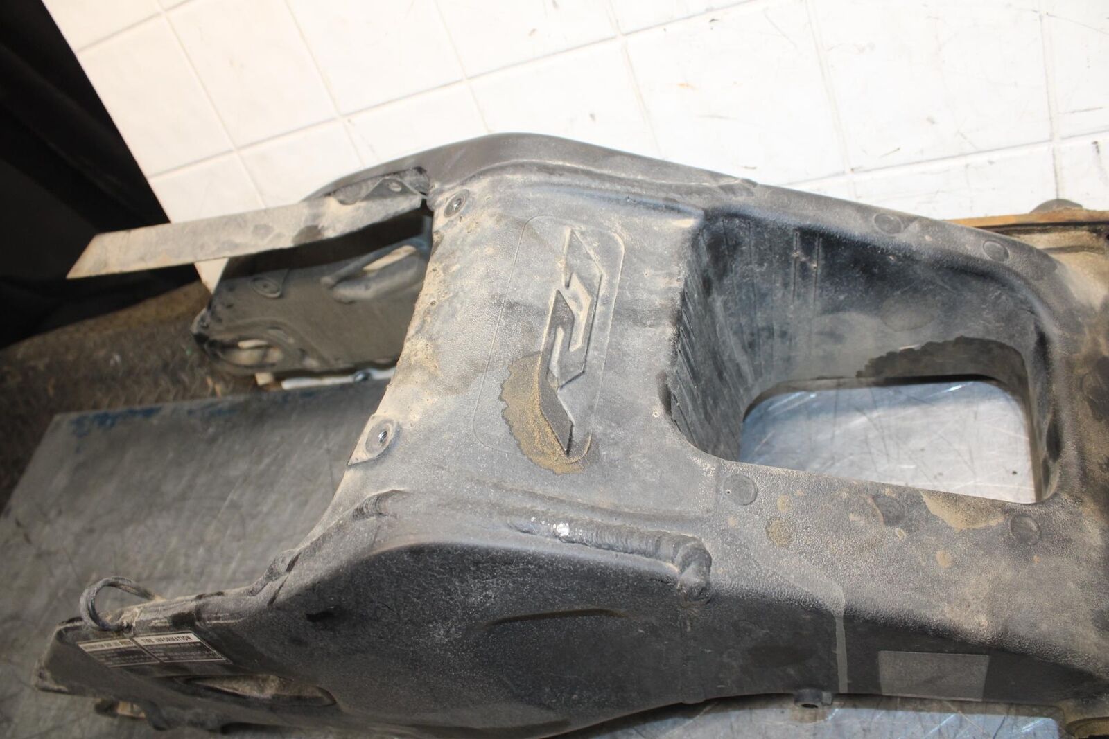 18 YAMAHA YZF R1  REAR SWINGARM BACK SUSPENSION SWING ARM BB473